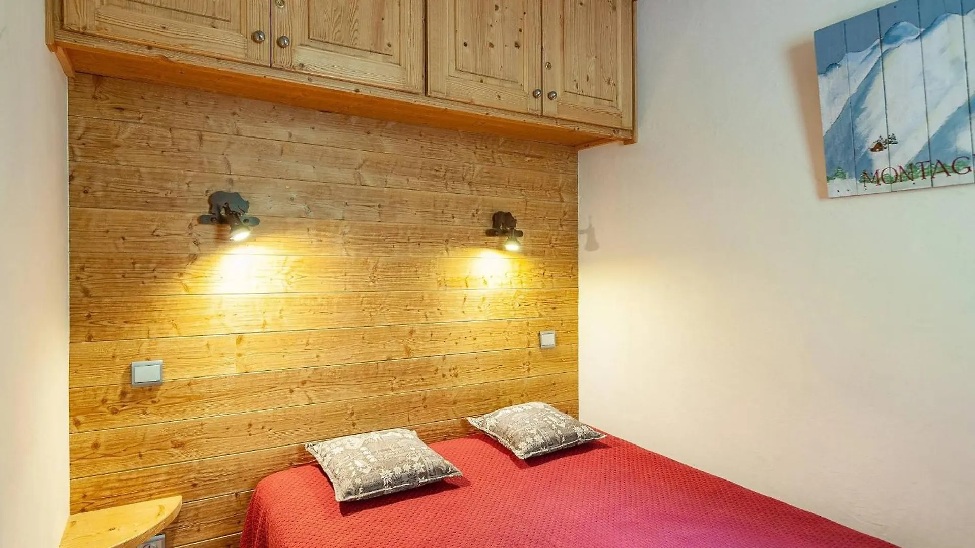Appartement Cosy, Au Pied Des Pistes A Meribel - Fr-1-355-104