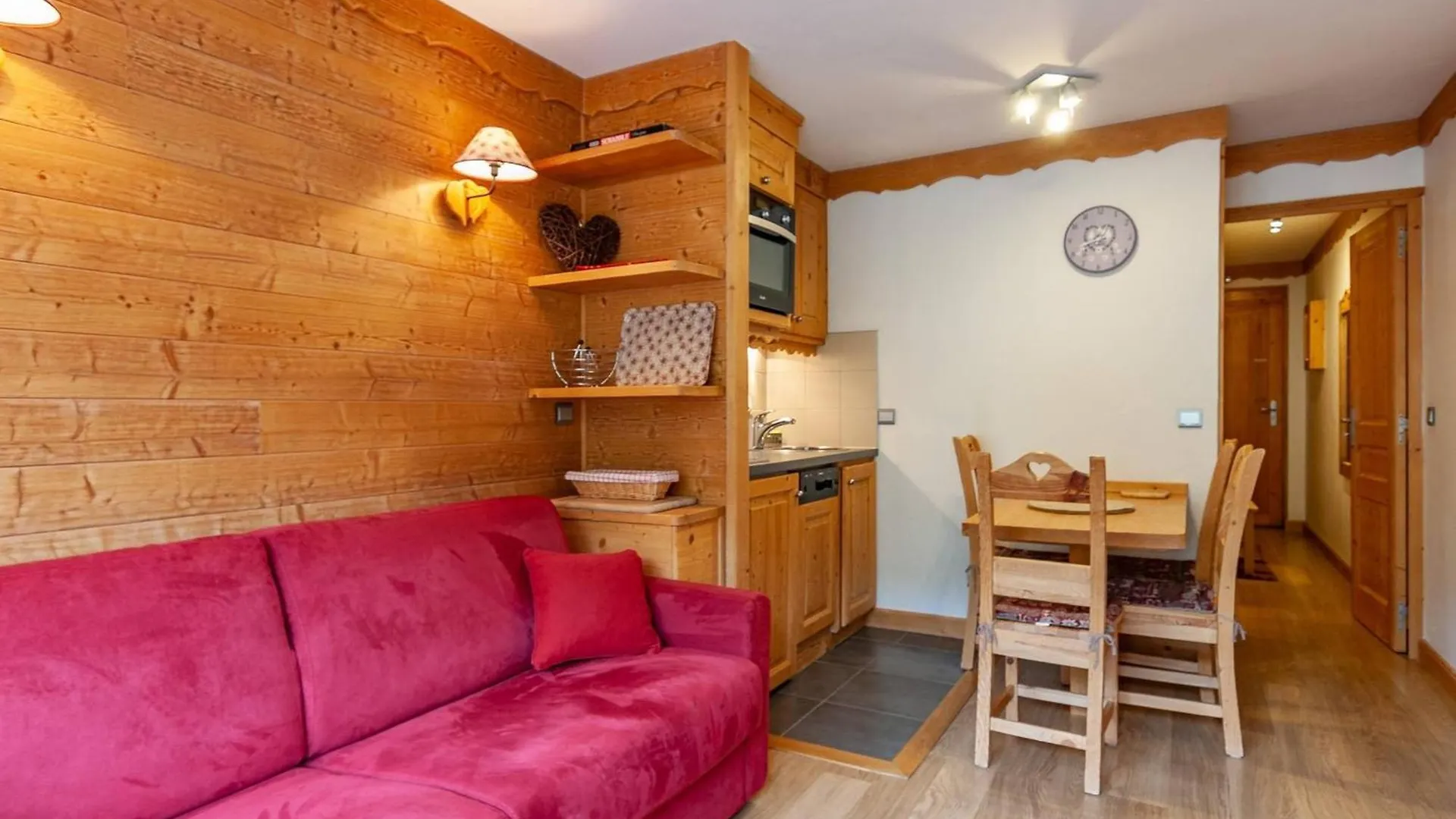 Appartement Cosy, Au Pied Des Pistes A Meribel - Fr-1-355-104